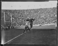 Football game between the USC Trojans and the UCLA Bruins at the Coliseum, Los Angeles, 1932