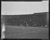 Football game between the USC Trojans and the UCLA Bruins at the Coliseum, Los Angeles, 1932