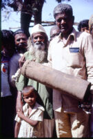 Gangadhar Nagar - Chandappa Jampana Kattimani holds a membranophone, Hubli (India), 1984