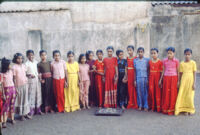 Haḏgā dance demonstration - school girls demonstrate a Haḏgā dance at Mahila Vidyalaya (girls' high school), Belgaum (India), 1984