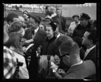 Grace Kelly, Santa Fe Depot, Pasadena, 1956