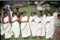 Kota women sing while clapping their hands, Kollimalai (India), 1984