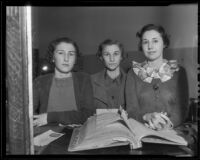 Alice Williams, Ruth Bruton, and Josephine Littlefield at Frank F. Smith trial, El Monte, 1936