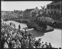 Humboldt County's "Flowers from the Redwoods" float at the Tournament of Roses Parade, Pasadena, 1936
