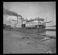 Steamboat on the Mississippi River, Burlington, 1900