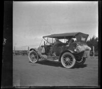 Mary West and Minnie West sitting in H. H. West's Buick, Mendocino County vicinity, 1915