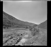 Deschutes River riverbed cutting through a valley, Wasco County, 1942