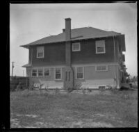 Side view of the home belonging to the Brown family, Los Angeles, about 1900