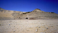 View of the caravansary deposit at the base of Gebel Qarn el-Gir