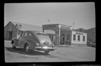 Witherby's Buick parked at Bramlette's, Little Lake, 1947