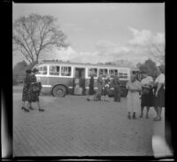 Bus unloading at the entrance to Mount Vernon, 1947