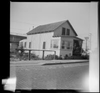 Cottage on Mildred Avenue, viewed at an angle, Venice, 1948