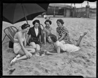Mrs. John E. Bryant Jr., Edna Hammond, Jean Mills, Mrs. J. Thomas Mahl, and Margaret Kelsey enjoy the beach, Del Mar, 1936