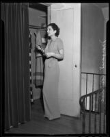 Margaret Ainslie finds her coat missing, Los Angeles, 1936