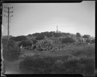 Hundreds gather on Peace Hill in Pacific Palisades for Easter sunrise service, Los Angeles, 1936