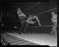 Wrestling match between Man Mountain Dean and Vincent Lopez, Los Angeles, 1936