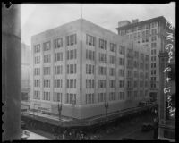Building at the south west corner of 6th St. and S. Broadway, Los Angeles, 1936