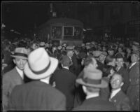 Thousands gather amid Los Angeles Railway union strike on 7th street, Los Angeles, 1934