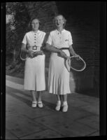 Tennis players and schoolgirls Eleanor Salisbury and Margaret Bennett, Pasadena, 1936