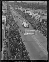 General view of the Tournament of Roses Parade, Pasadena, 1939