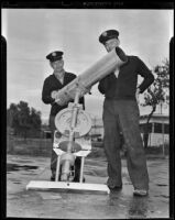 C.H. Foster and R.M. White with a telescope, San Gabriel, 1939