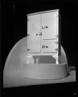 Icebox on a pedestal, 1930-1937