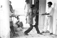 Wandering magician, Lonāvale (India), 1963